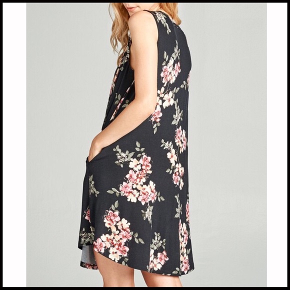 Floral Black Keyhole Dress - Picture 2 of 3